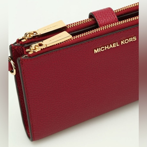 Michael Kors Adele mulberry Leather Smartphone Wallet EUC - Picture 1 of 15